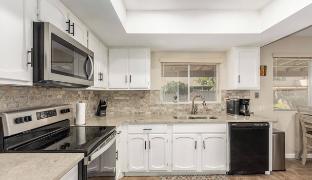 NEW! Remodeled & Fresh - Community Amenities Included! 30-Night Min Stay