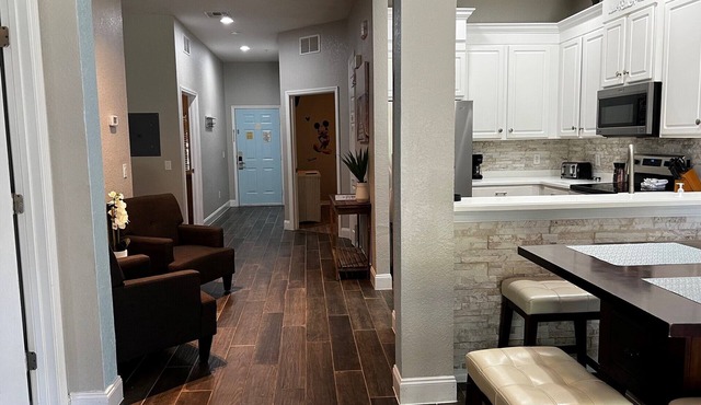NEW REMODELED GROUND FLOOR Disney Tropical Oasis Condo Sleeps 8