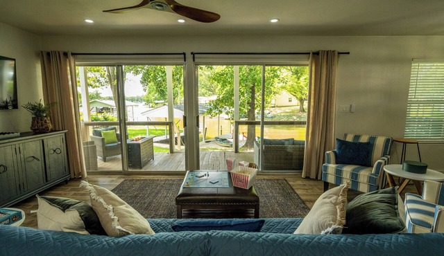 New! Remodeled Lakefront Home: Hot Tub/Kayak: Book Now - Have Fun!