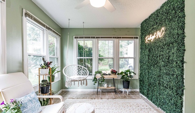 NEW! Remodeled, LARGE Raleigh home. Pets Welcome!
