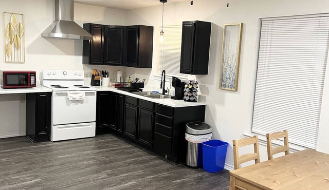 New Remodeled Private Guest Suite in North DFW