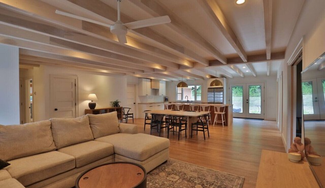 New Reno! Central to Skyline, Staunton, Cville
