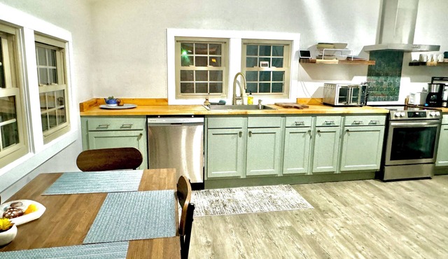 New Reno Country Cottage Safe and Cozy Close to Chattanooga!