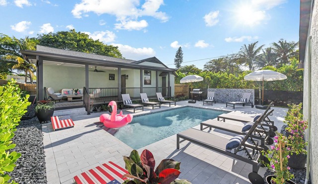 NEW Reno! Sleeps 14 + Heated Pool + 5 min to downtown!