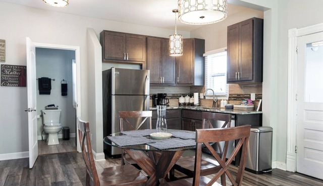 ☆ New Renovate ☆ Carondelet Park☆ Holly Hills☆Yard