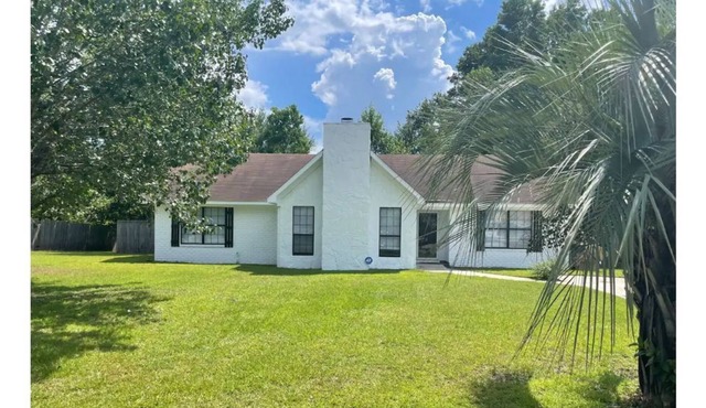 NEW Renovated Family Home! Central Location