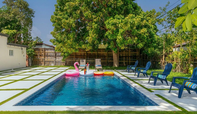 New renovated Miami Home with POOL near Airport, Beaches and Night Life