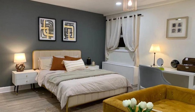 New Renovated Modern 2 BR Unit l Downtown ATL