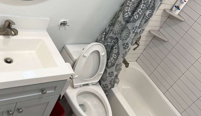 NEW RENOVATED waterfront wonderful vacation house w/private dock