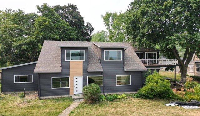 New Renovation! Gorgeous Lake Views! Outdoor Hot Tub, Huge open concept rooms!