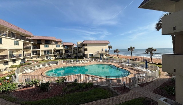 NEW RENTAL! Beautiful Beachfront Condo on Ormond Beach w Pool! Sit Back & Relax!