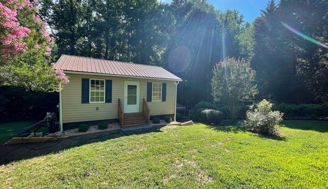 *NEW RENTAL* - Cozy Cabin on the River! - Family Fun & Outdoors