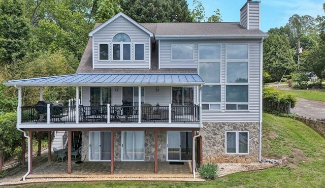 New Rental! Golden Glow Getaway!
