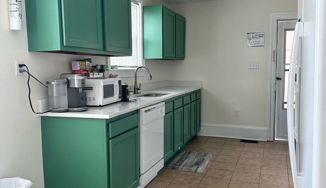 NEW! Residential Retreat. Located minutes to the Oceanview beach and Naval base.