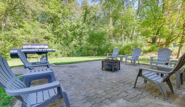 New Richmond Home w/ Back Patio, Grill & Fire Pit!
