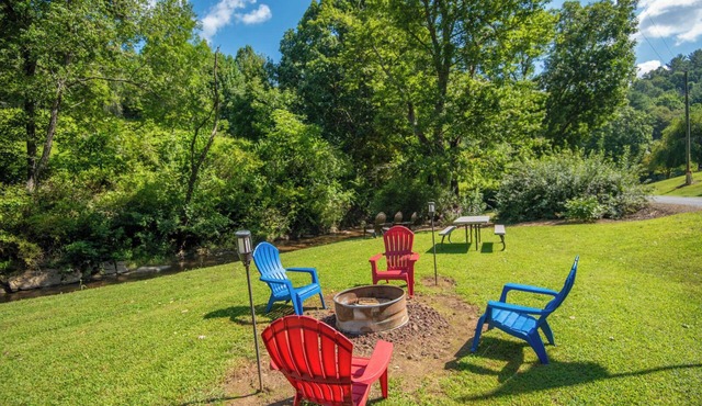 New River Farmhouse | Classic Country Riverside Stay | Fishing & Views