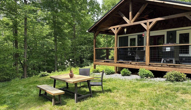 New river front cozy cabin on 60 acre private farm.