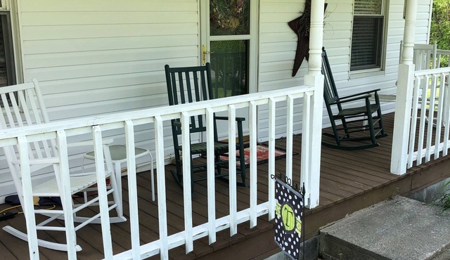 New River Gorge gem, conveniently located for all activities.