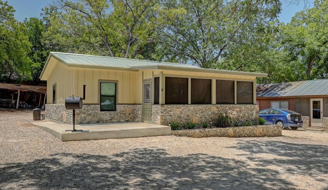 NEW Riverfront Cabin- Hunt, TX