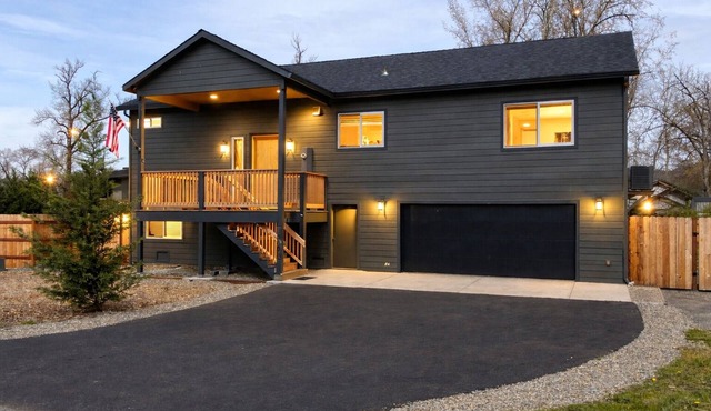 New Riverfront Home on 1 Acre - WiFi, Covered Deck