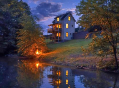 New Riverfront Home with Mtn Views