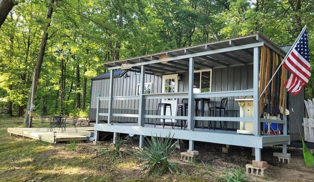 New! Robin's Nest - Cute Lakefront Tiny House! Includes lake access!