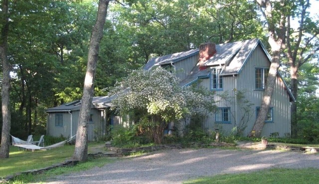 NEW! ROMANTIC STORYBOOK COTTAGE Peaceful, Historic, Private, Charming