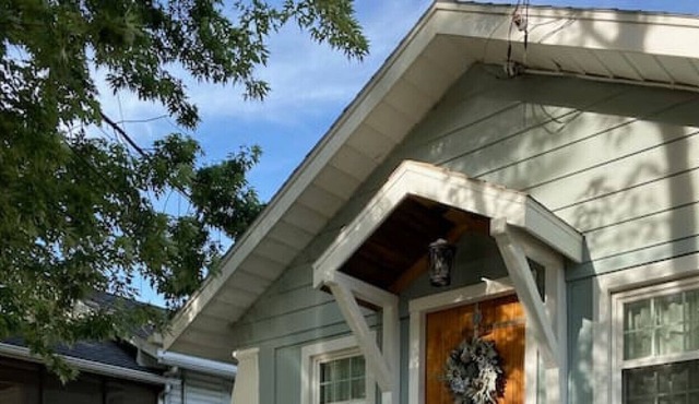 NEW: Romantic west side cottage