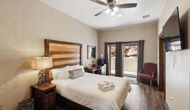 NEW! Room 15 - Monument Valley by Zion Cliff Lodge