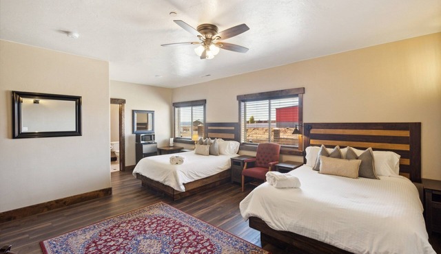 NEW! Room 25 -Kokopelli (1-Bedroom) by Zion Cliff Lodge