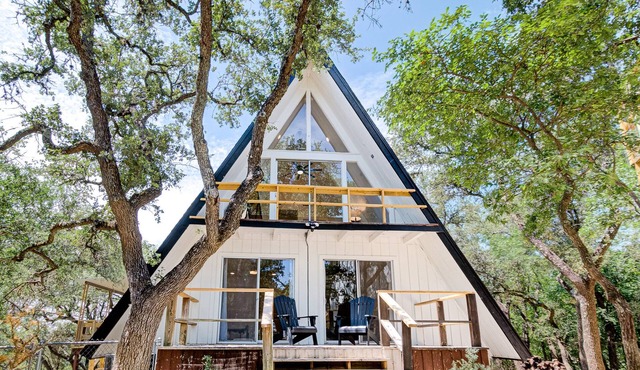 (NEW) Secluded Canyon Lake A-frame & Game House!