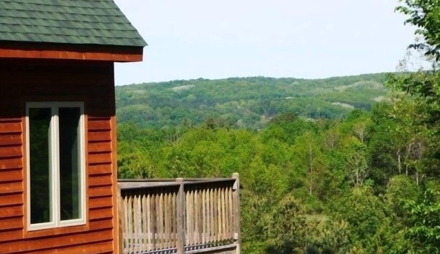 New Secluded Chalet Great Skiing,Golfing,Boating,Relaxing