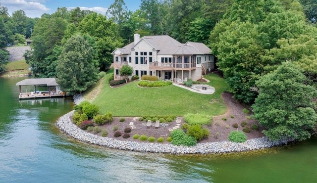 NEW! Secluded Lakefront Oasis 5br+3 Flex Rooms: Dock+Firepit+Kayaks; Sleeps 18