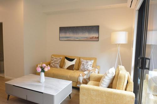 New Secure 3BR Townhouse & Gated & Parking & CCTV