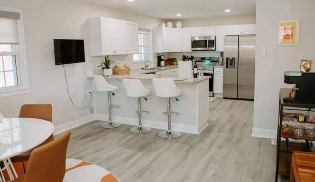 NEW! Serene Getaway ~ Near Hanes Mall and WFU. Fire Pit, Games & Ping-Pong.