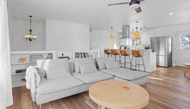 *NEW* Serene Stay in Palmer!