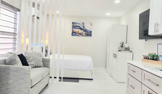 New! Serenity Villa. Cozy and modern. Enjoy Florida and rest happy!