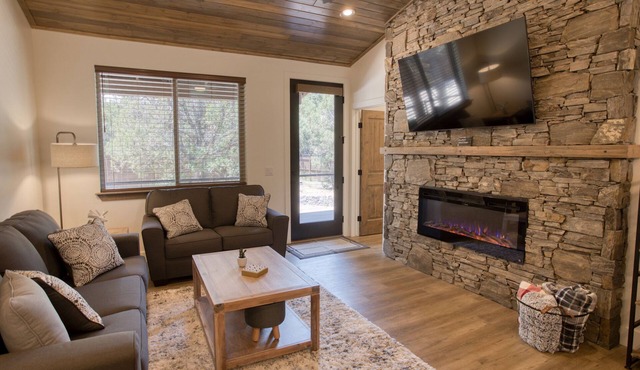 NEW Show Low Retreat