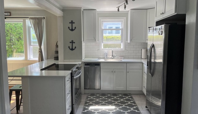 New Silver Beach 1/3 mile to Beach-1.4 miles to Sea Crest Resort