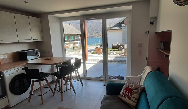 New single-storey apartment 25 m² 50 m from Annecy lakefront