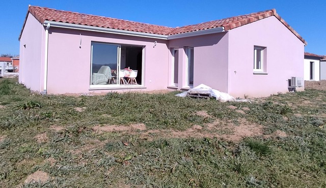 New single storey house 1 hour from Lourdes. Pyrenees mountainous landscape