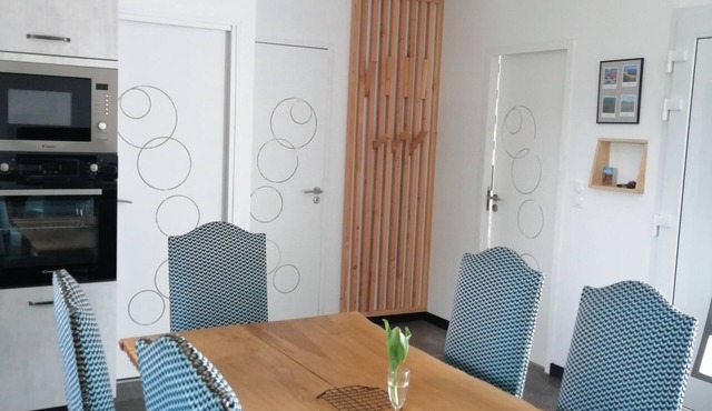 New single-storey house 800 metres from the sea and footpaths