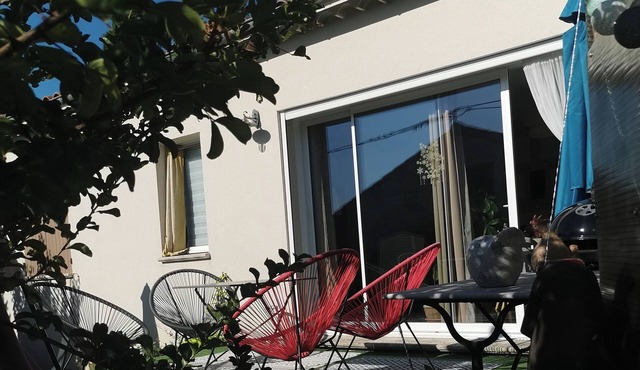 New single-storey house in village center