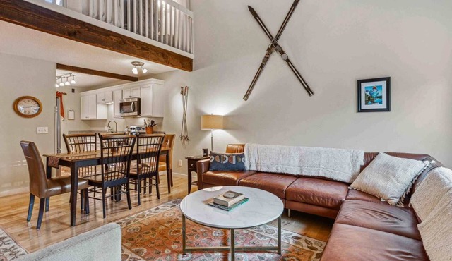 New Ski Mtn Condo, Walk to Ski Hill - Kingswood 6C