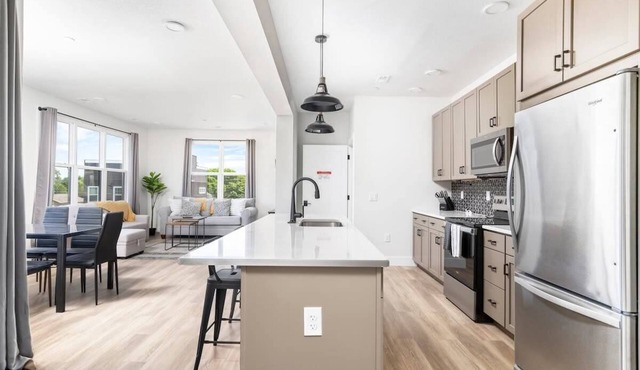 NEW Slabtown Suites on Front Street Unit 204