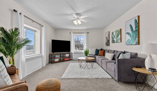 *NEW* Sleeps 8 & Spacious!