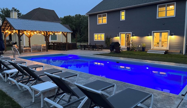 New South Haven Getaway with large 16 by 40 salt water inground pool and hot tub