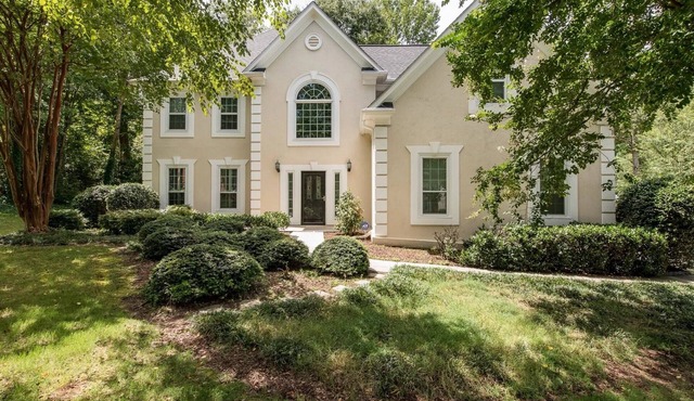 NEW Southern Charm ATL 4 Bdr/3 Bath Executive Home