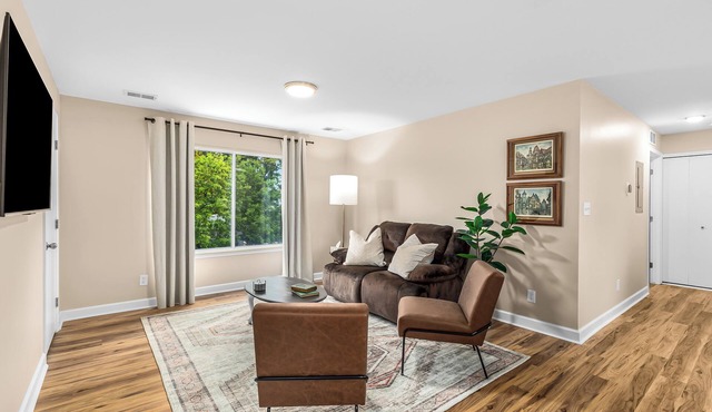 New! Spacious 1BR King Suite, Prime Location