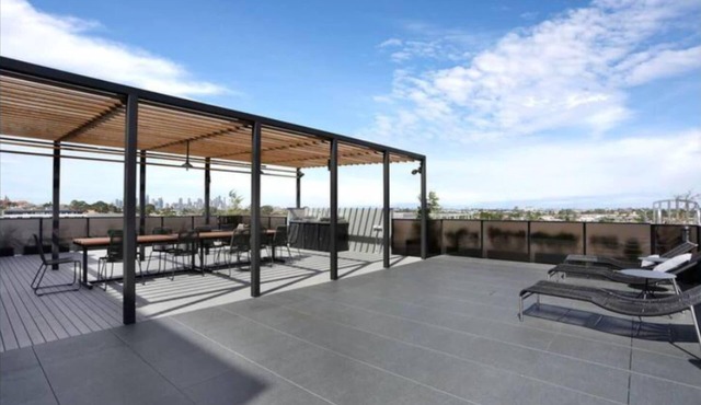 New Spacious 2 Bedroom With Gorgeous City Views